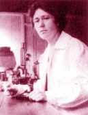 1920s woman scientist-microscope