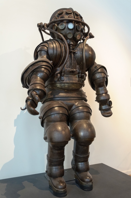 anthropomorphic Atmospheric Diving Suit by Carmagnolle 1883 Wikipedia