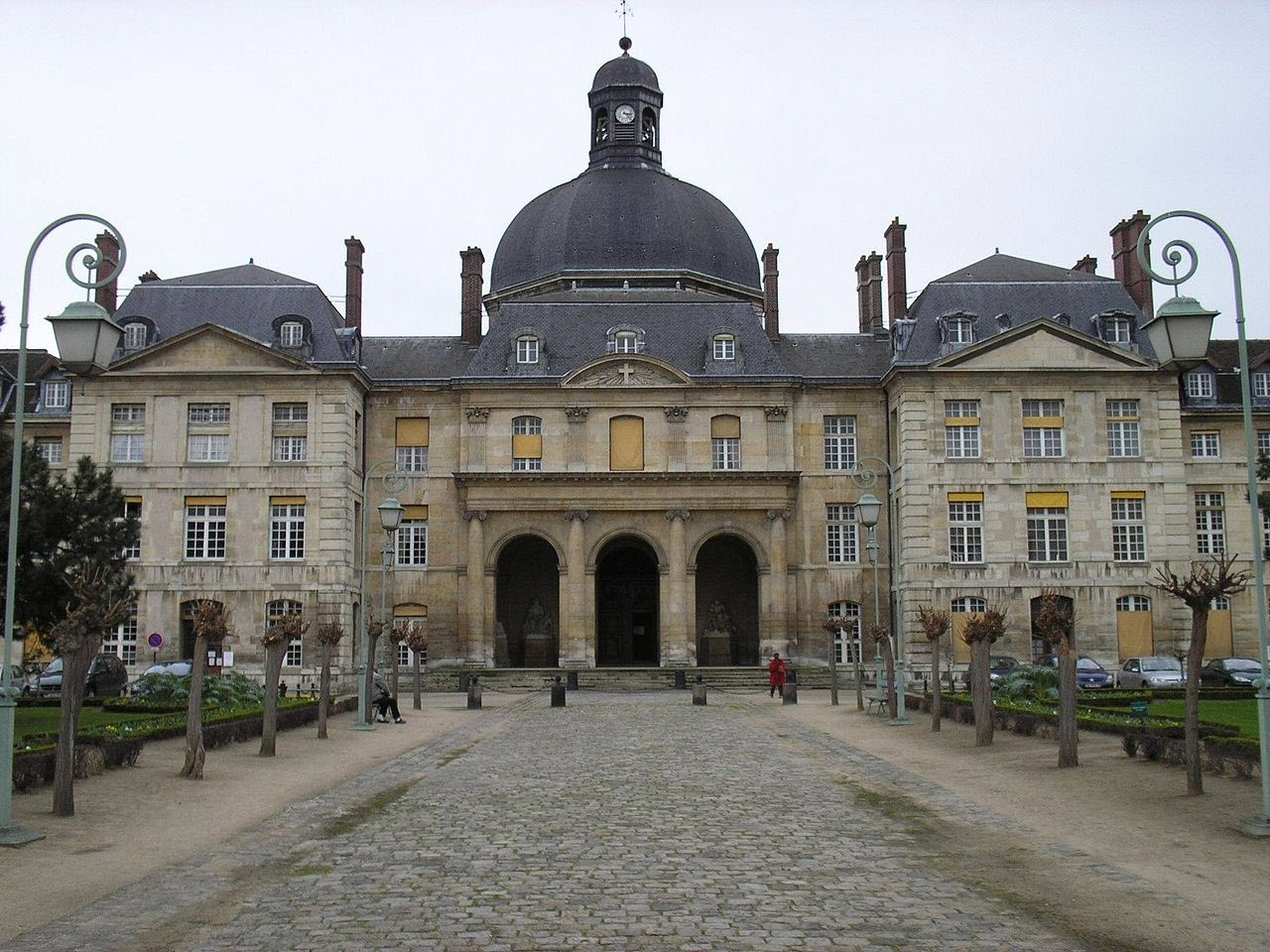 Arched Doorways to Pitié-Salpêtrière Hospital chapel, Wikipedia